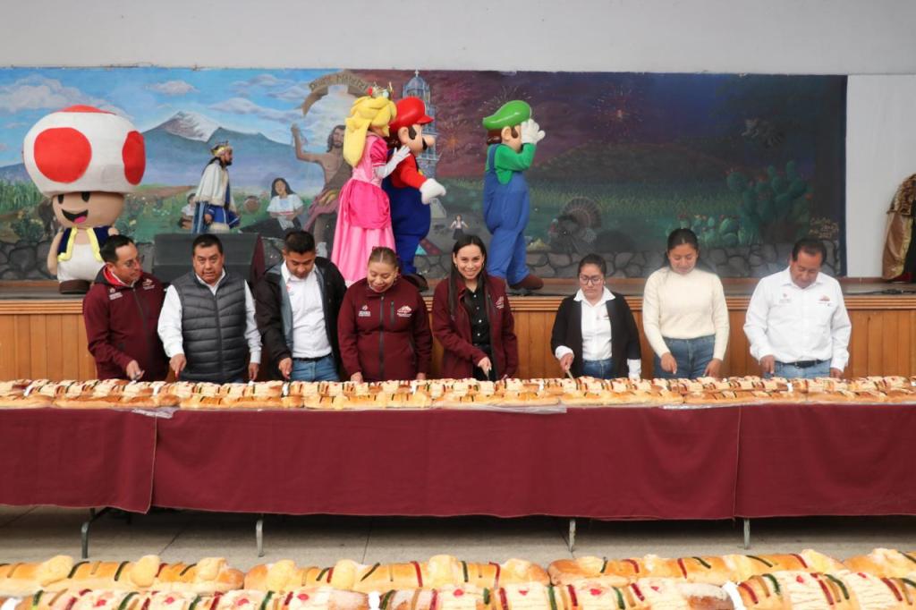 Más de mil niñas y niños celebran el Día de Reyes en Ixtenco con alegría, regalos y tradicional rosca de&nbsp;reyes.