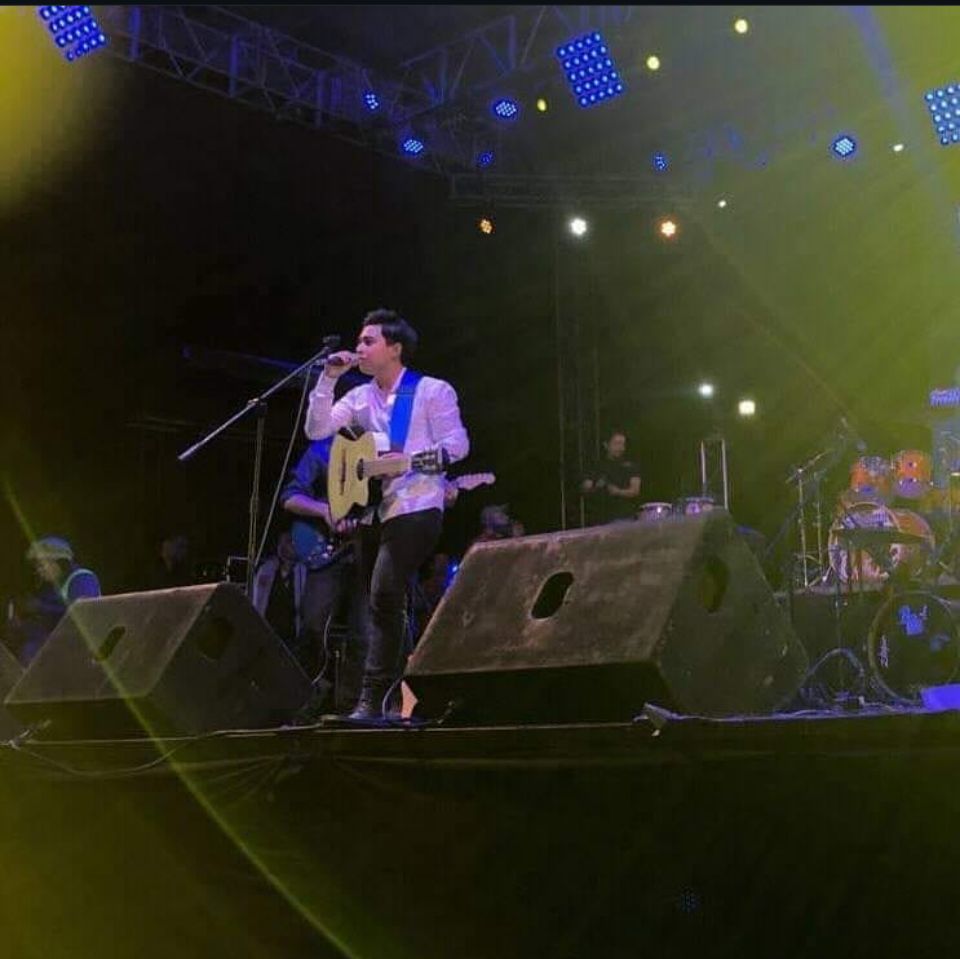 Luis Lucio es un joven cantautor Hidalguense, de San Felipe&nbsp;Orizatlán.