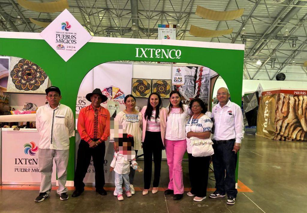 Reconoce Aline Lazo Caballero a artesanas y artesanos de Ixtenco en su&nbsp;día