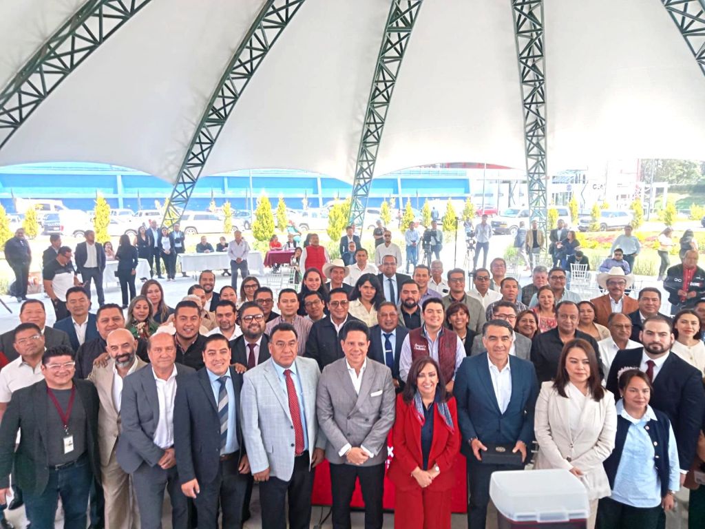 ALINE LAZO FIRMA CONVENIO PARA LA REGULARIZACIÓN DEL SUELO EN&nbsp;TLAXCALA