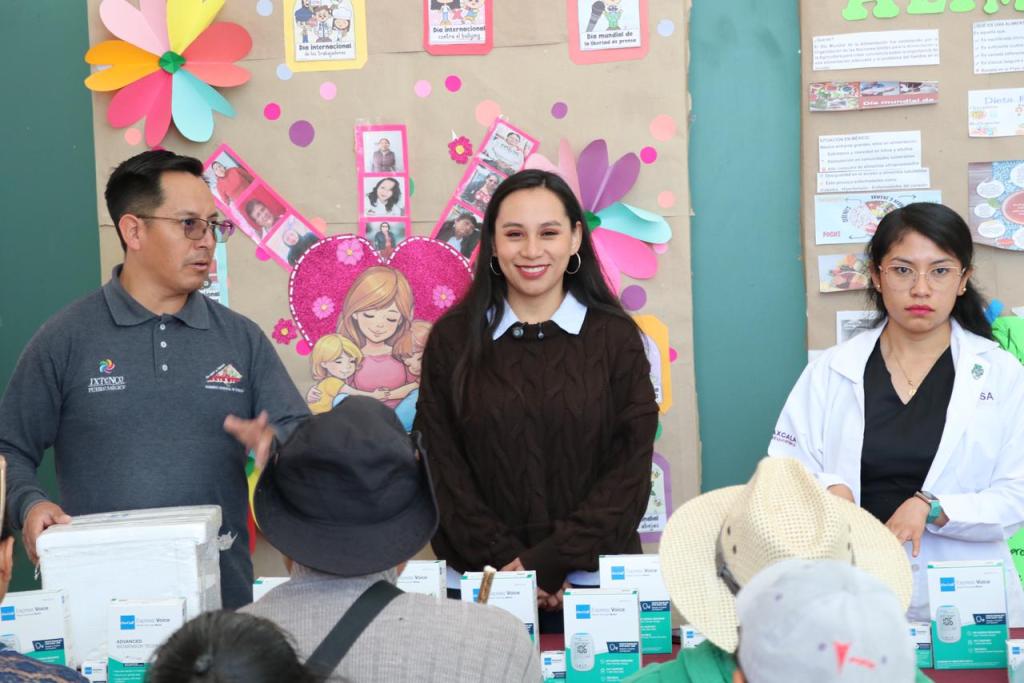 ALINE LAZO FORTALECE LA SALUD CON ENTREGA DE KITS GRATUITOS PARA PERSONAS CON&nbsp;DIABETES