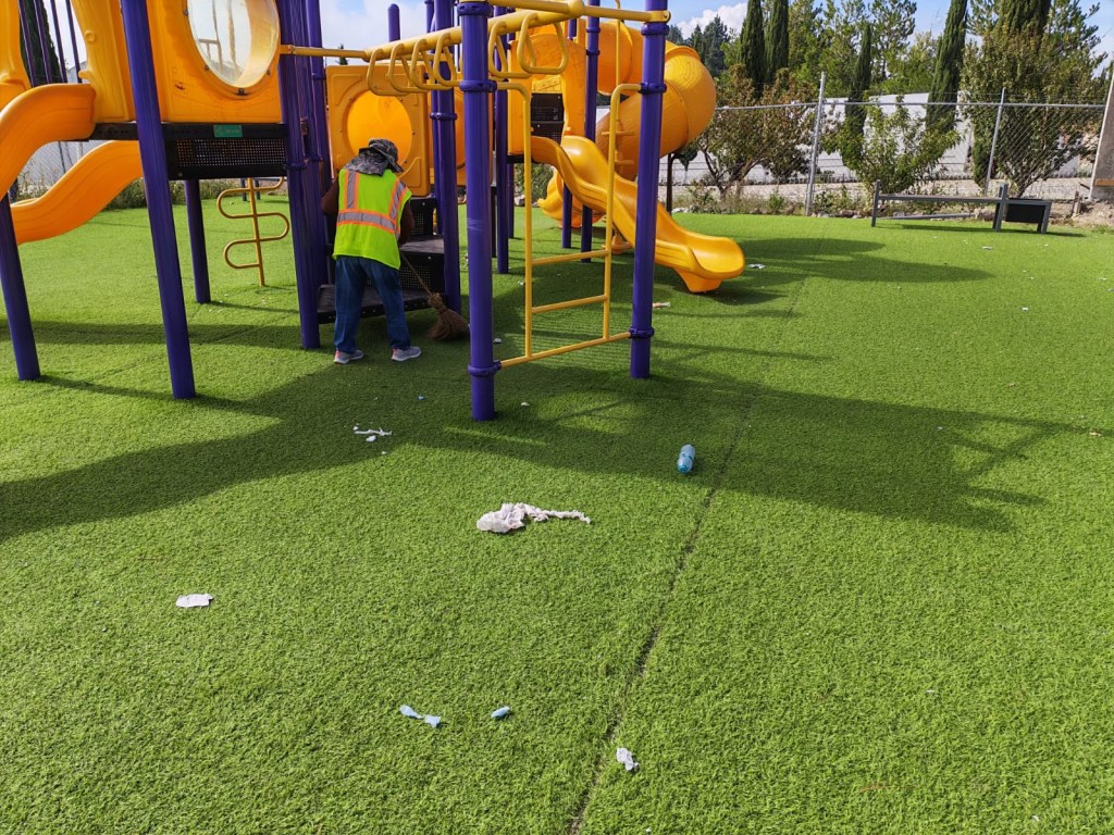 GOBIERNO MUNICIPAL DE IXTENCO REALIZA LIMPIEZA Y MANTENIMIENTO EN PARQUE RECREATIVO